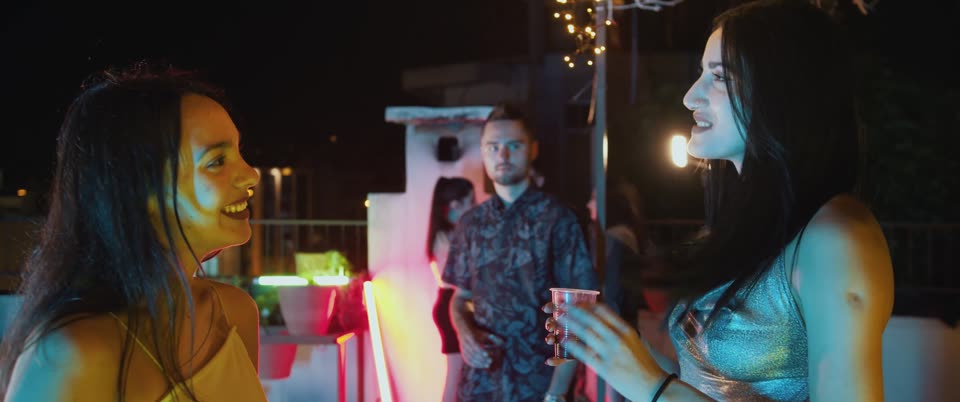 VERSE, Mira, Video clip